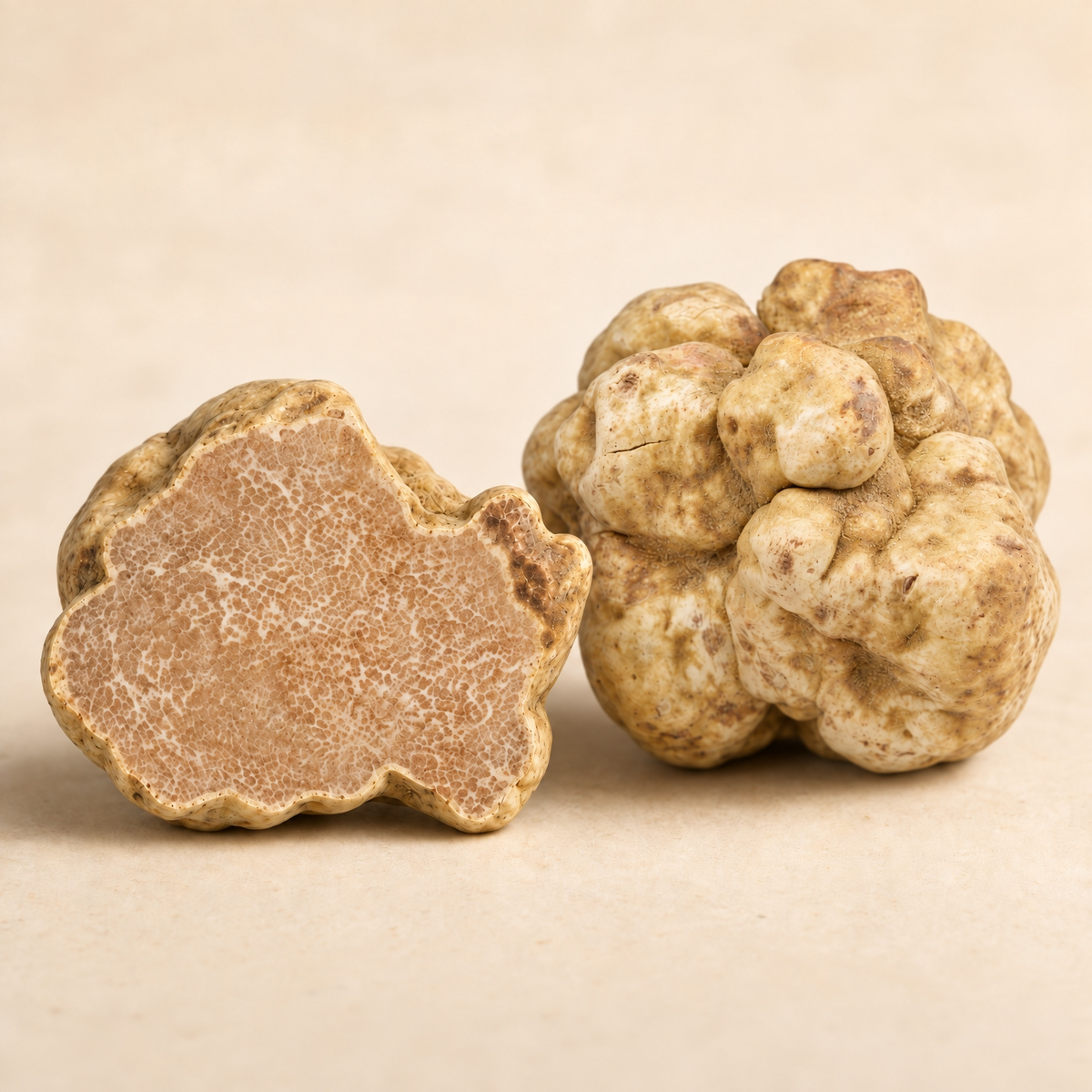 White Alba Truffles (Tuber Magnatum Pico)